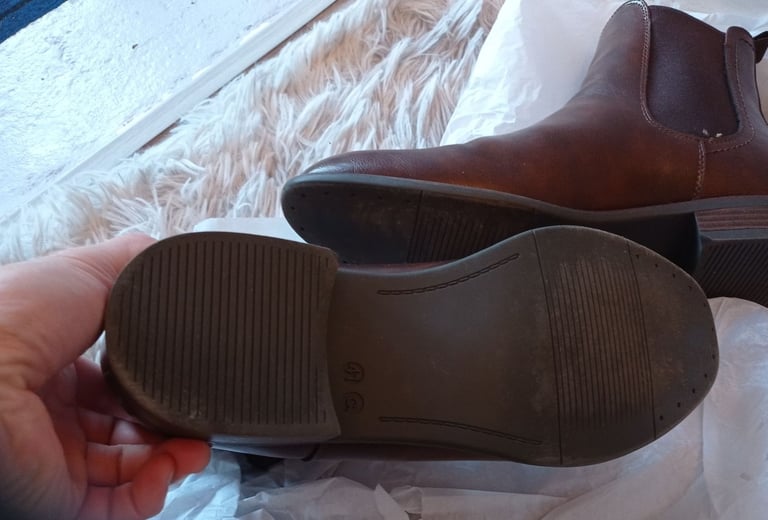 Men Chelsea boots, dark brown, UK 7