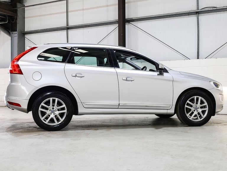 2017 Volvo XC60 D5 [220] SE Lux Nav 5dr AWD Geartronic ESTATE DIESEL Automatic