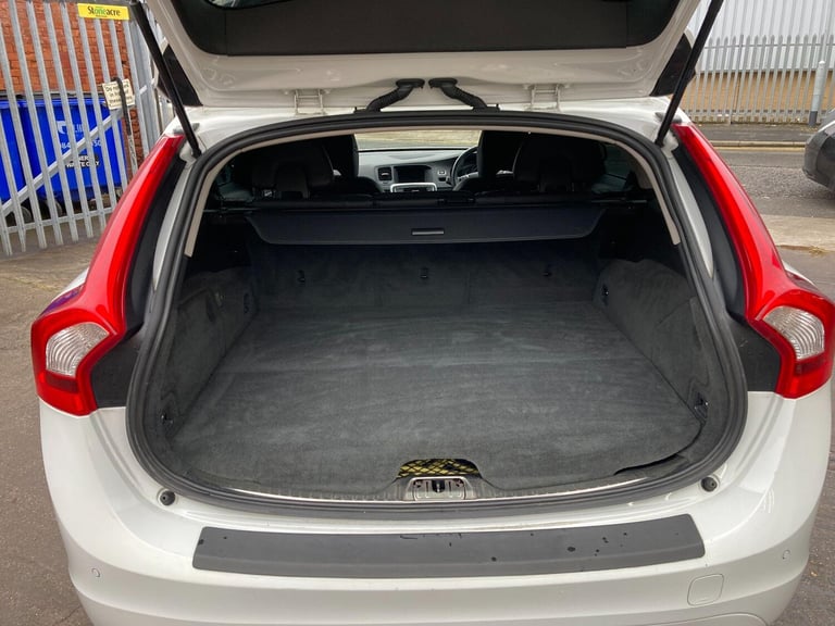 2014 Volvo V60 2.4 D6 Estate 5dr Diesel Plug-in Hybrid Geartronic AWD Euro 5 (s/s) (285 ps ESTATE...