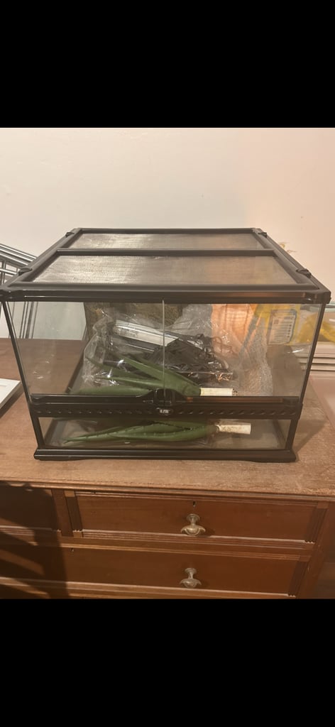 Vivarium with full set up