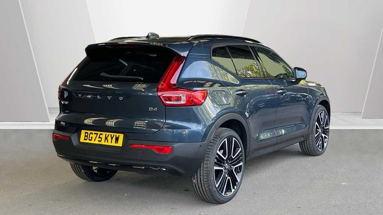 2025 Volvo XC40 2.0 B4P Ultra Dark 5dr Auto SUV Petrol Automatic