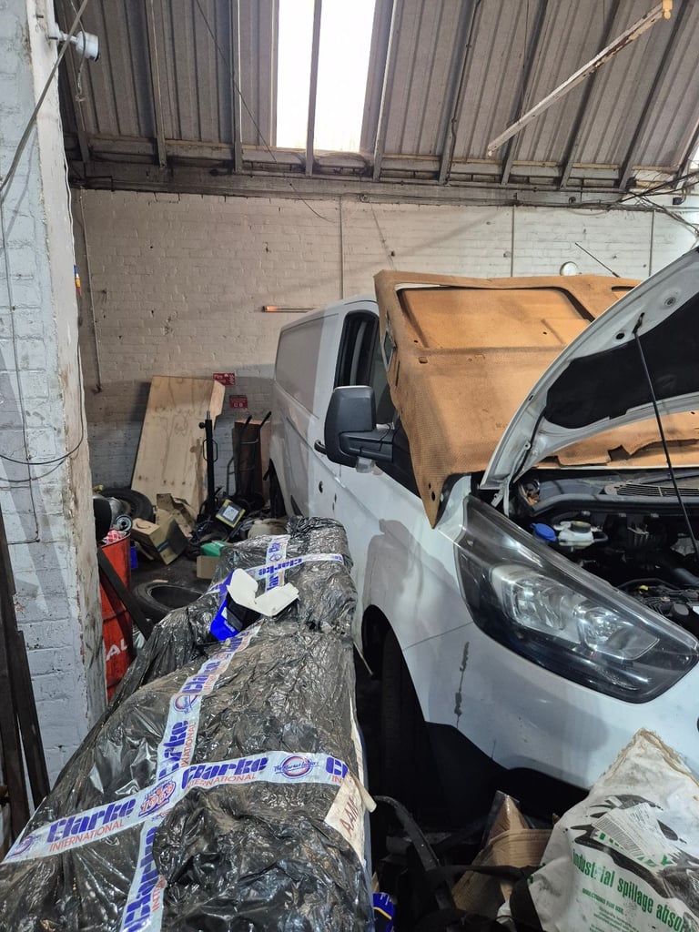 image for Ford, TRANSIT CUSTOM, Panel Van spares or repair parts project non runner damaged salvage breaker