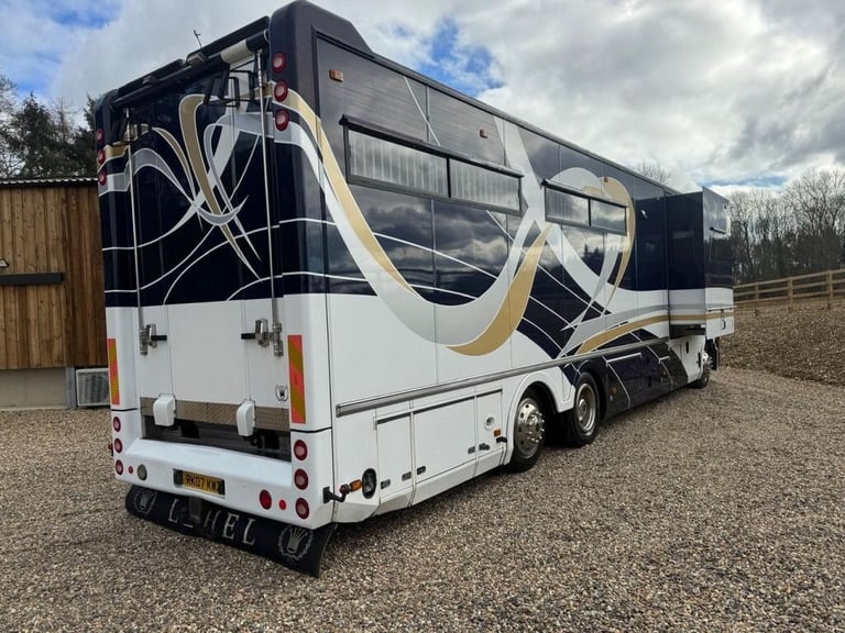 2007 Iveco STRALIS 7 HORSE LEHEL HORSEBOX Diesel Automatic