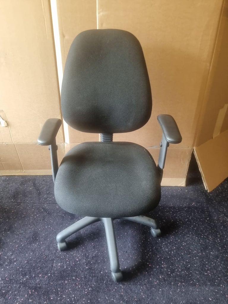 image for Good Quality Black Adjustable Office Swivel Desk Chair With Arms 
