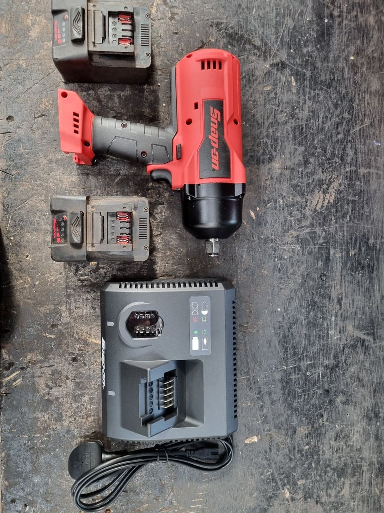 SNAP-ON IMPACT WRENCH 