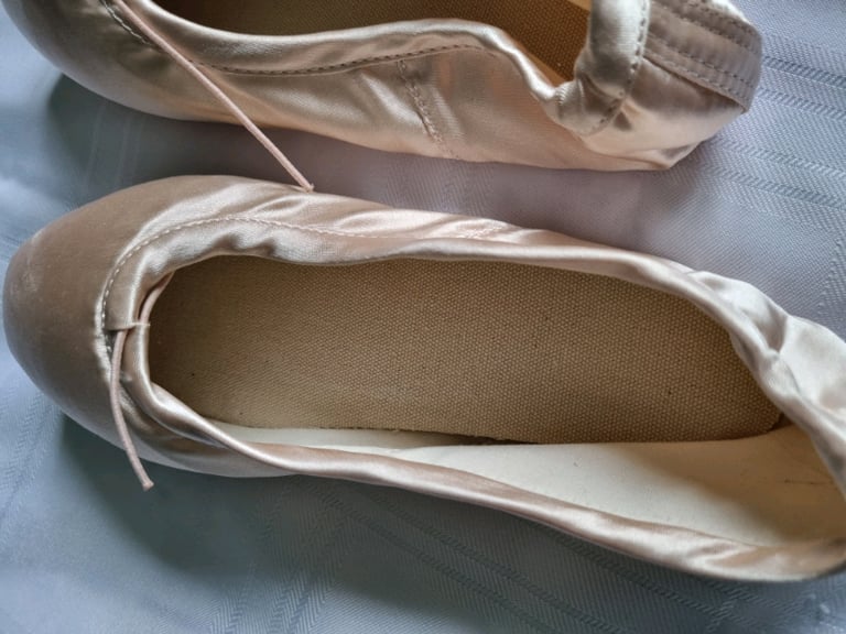 Pointe shoes for ballet