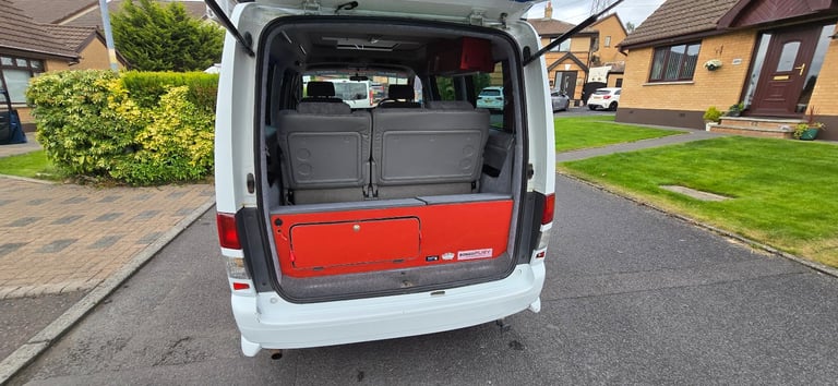 1999 Mazda Bongo Friendee 2.5 litre Automatic Petrol / LPG Pop Top Campervan