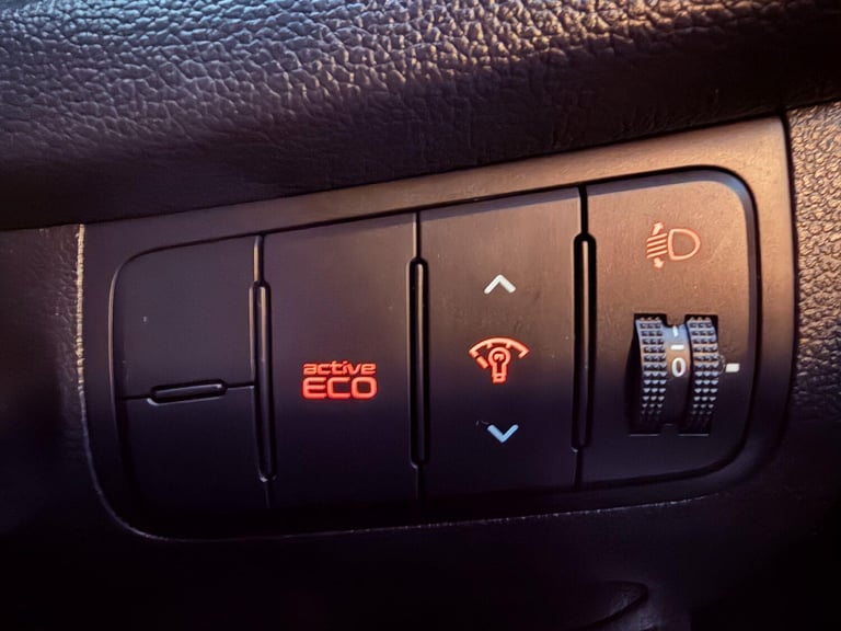 2015 Kia Ceed 1.6 GDi 3 DCT Euro 5 5dr HATCHBACK Petrol Automatic