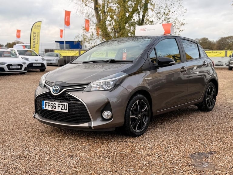 2016 Toyota Yaris 1.5 VVT-h Design E-CVT Euro 6 5dr Hatchback Automatic