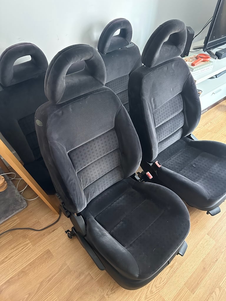 VW Golf Mk4/Bora car seats