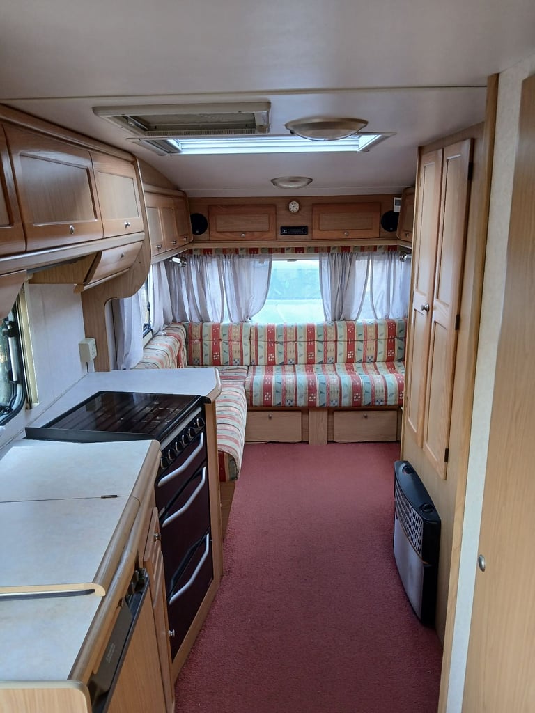 2005 bailey senator 5 beeth caravan (Can Deliver)