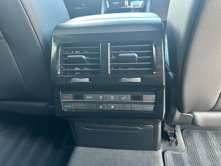 2019 Volkswagen Touareg 3.0 Touareg V6 R-Line TDI Auto 4WD 5dr SUV Diesel Automatic