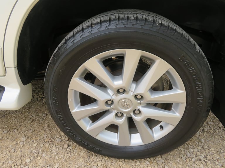 2014 Toyota Landcruiser Amazon ZX 4.6 V8 Petrol 8 Seater 4x4 Petrol Automatic