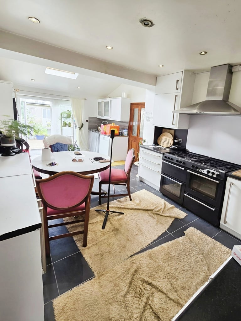 5 bedroom house in Fairlop Gardens 5 Bed house for Sale