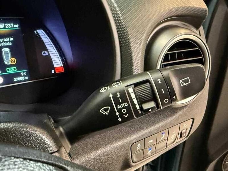 2020 Hyundai KONA 64kWh Premium SUV 5dr Electric Auto (7kW Charger) (204 ps) HATCHBACK Electric A...