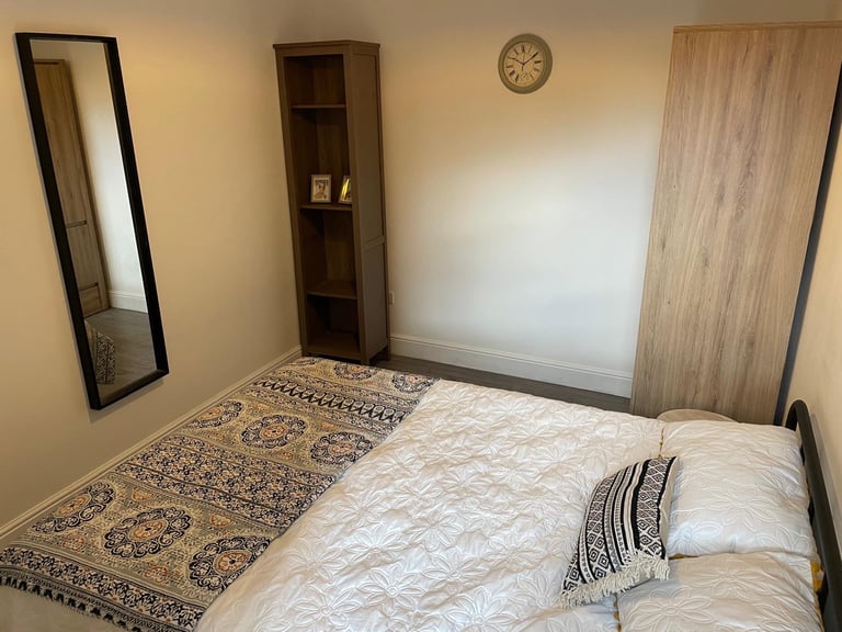 Newly decorated double room all bills inc