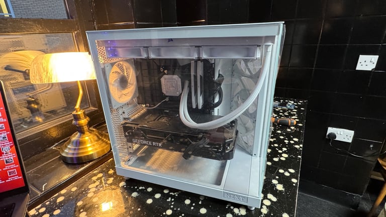  White NZXT RTX 4090 PC – Stunning High-End Build, Like New