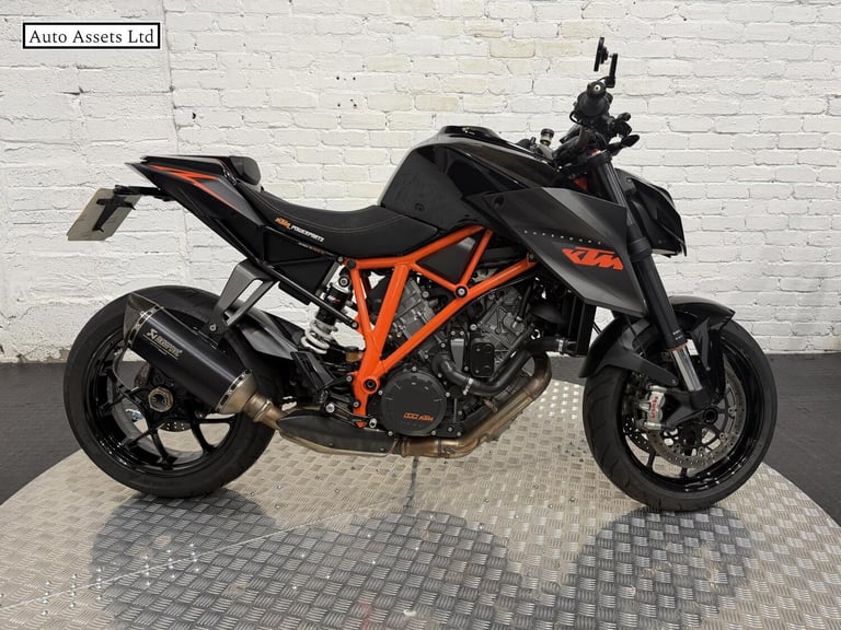 2016 KTM 1290 Super Duke R 1290 Naked Petrol Manual (172 ps) Naked Petrol Manual