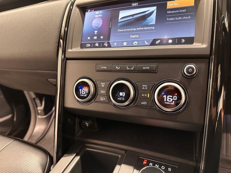 2020 Land Rover Discovery 3.0 SD V6 SE SUV 5dr Diesel Auto 4WD Euro 6 (s/s) (306 ps) ESTATE Diese...