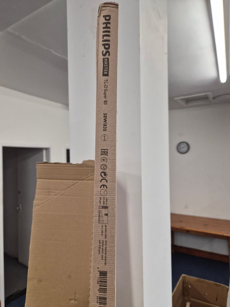 58W/835 light tubes philips (box 12)