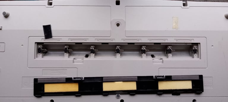 Yamaha PSR-275 electric piano keyboard