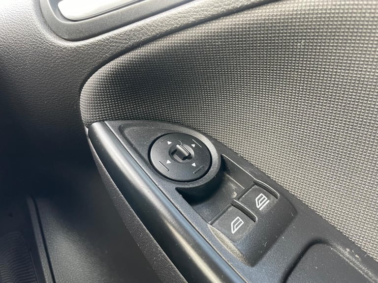 FORD FOCUS 1.6 ZETEC 11 REG BLACK 5 DOOR TIMING BELT REPLACED MOT JULY 2026 LOW INSURANCE 45+MPG