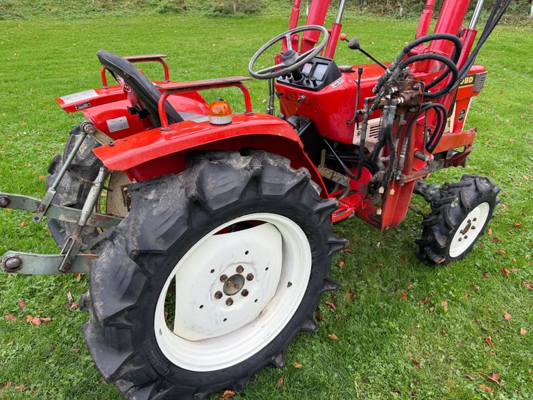 YANMAR YM2210BD 4WD TRACTOR WITH FRONT LOADER/ BUCKET ** WATCH VIDEO *** 22HP ** 1032 Hours
