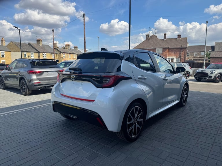 2022 Toyota Yaris 1.5 VVT-h Dynamic E-CVT Euro 6 (s/s) 5dr HATCHBACK Petrol/Electric Hybrid Autom...