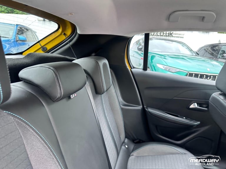 2023 Peugeot 208 1.2 PureTech Allure Premium + EAT Euro 6 (s/s) 5dr HATCHBACK Petrol Automatic