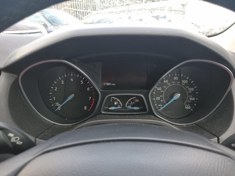 2015 Ford Focus 1.0T EcoBoost Zetec Euro 6 (s/s) 5dr HATCHBACK Petrol Manual