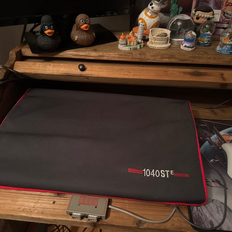 HUGE & RARE ATARI 1040 STE BUNDLE (VGC) inc. Games, LCD Monitor, Joysticks etc.