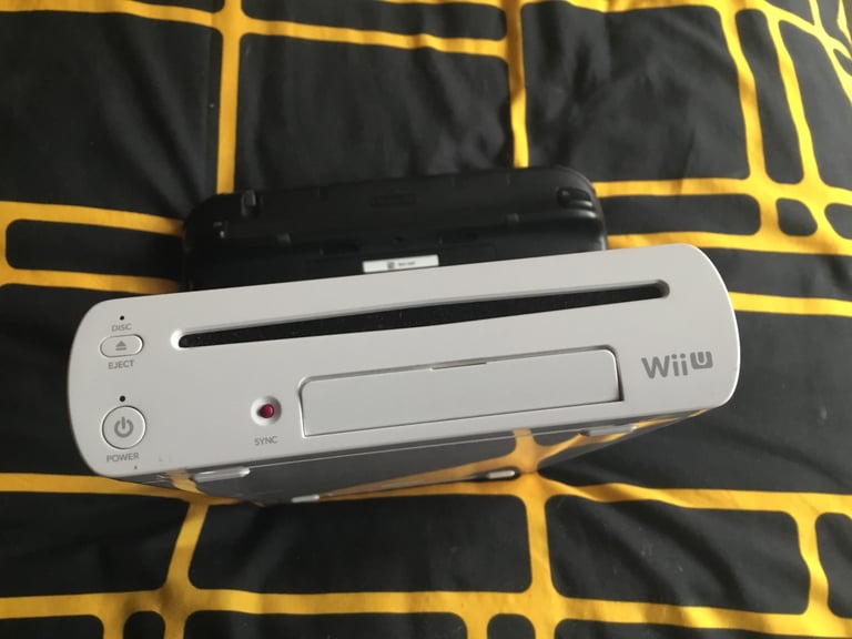 Wii u console bundle,super smash bros, super mario 3D World etc