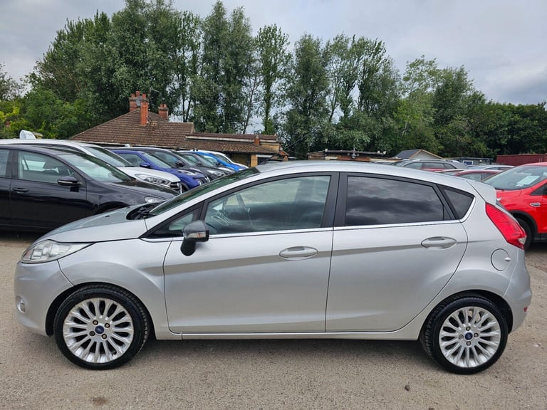 image for 2012 Ford Fiesta 1.4 Titanium 5dr HATCHBACK Petrol Manual