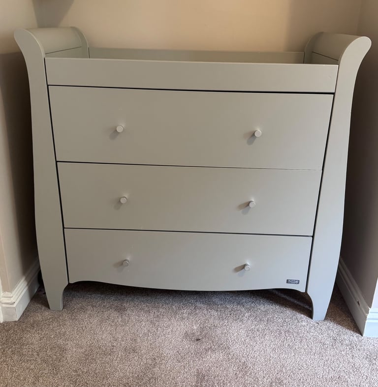 Tutti Bambini Roma Sleigh Cot Bed + Chest of drawers 