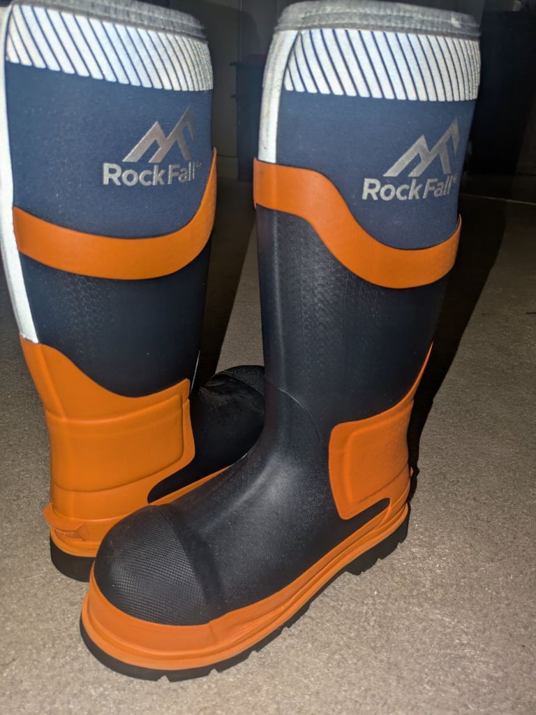 image for Rock fall rf290 steel toe cap wellies size 6 