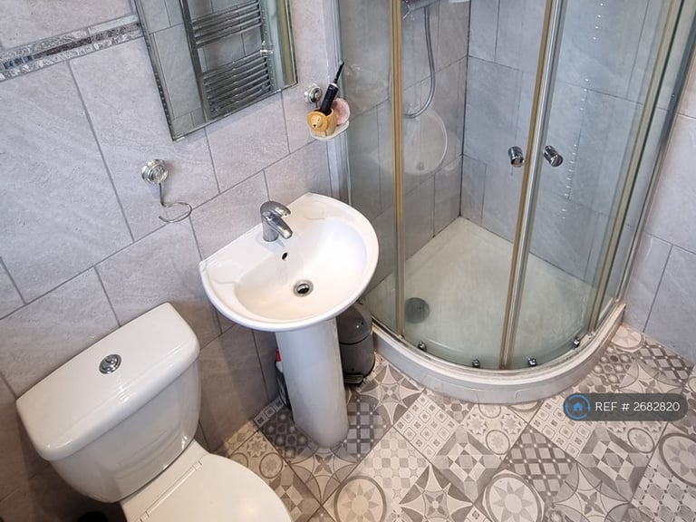 4 bedroom house in Wanlip Road, London, E13 (4 bed) (#2682820)