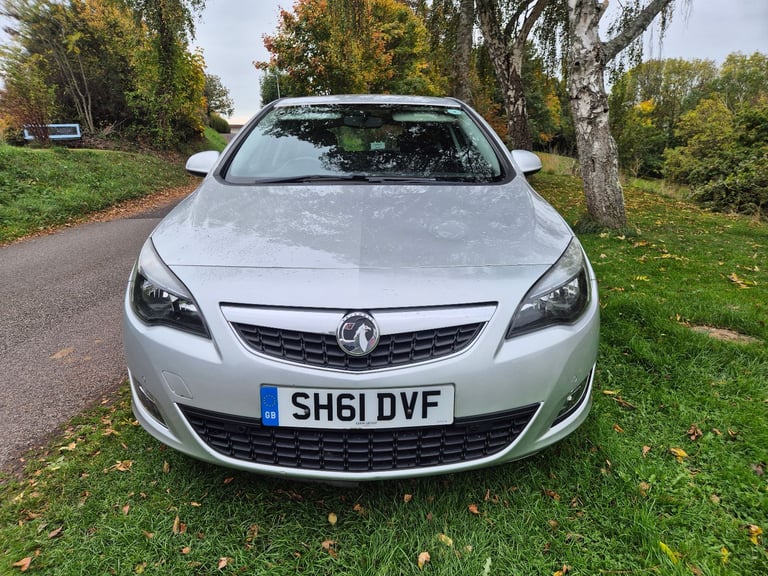 Vauxhall, ASTRA, Hatchback, 2011, Manual, 1398 (cc), 5 doors