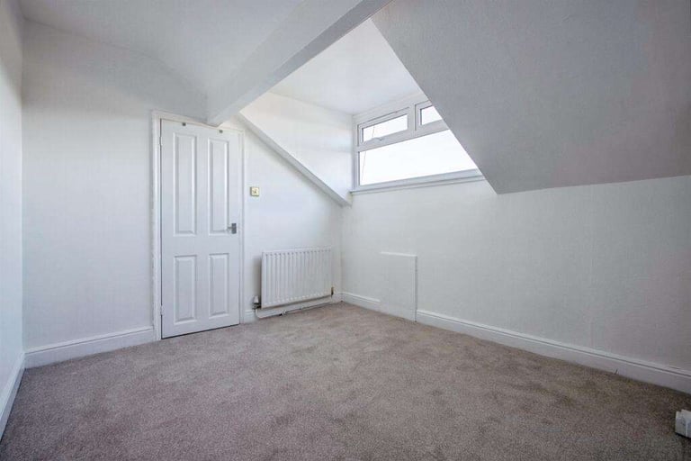 2 Bed  Terrace house ,  LEEDS LS9 , Ready to move in , No Chain  !!  EXCELLENT CONDITION 