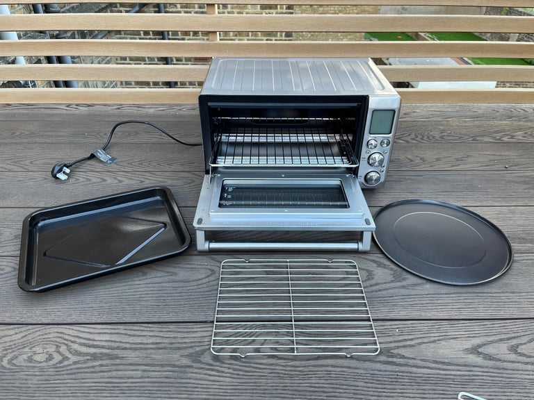 Countertop electric oven - barely used
