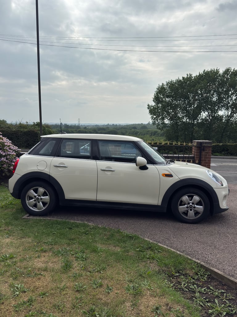 Mini Cooper Hatchback 2015 Manual 5 doors