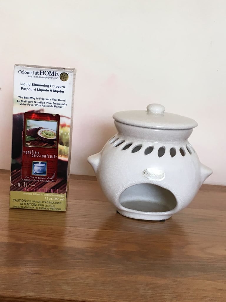 image for COLONIAL BURNER AND COLONIAL LIQUID POT POURRI