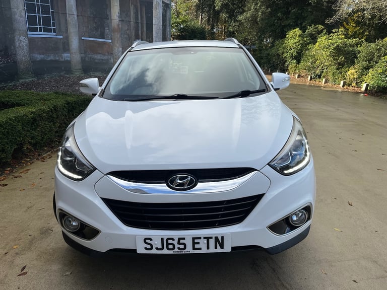 Hyundai iX35 , family SUV, long MOT - no advisorys , leather, white, 2015, FSH, nice example