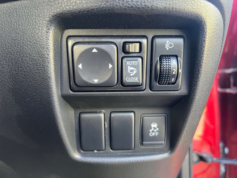 2011 Nissan Juke 1.6 Tekna 5dr CVT HATCHBACK PETROL Automatic
