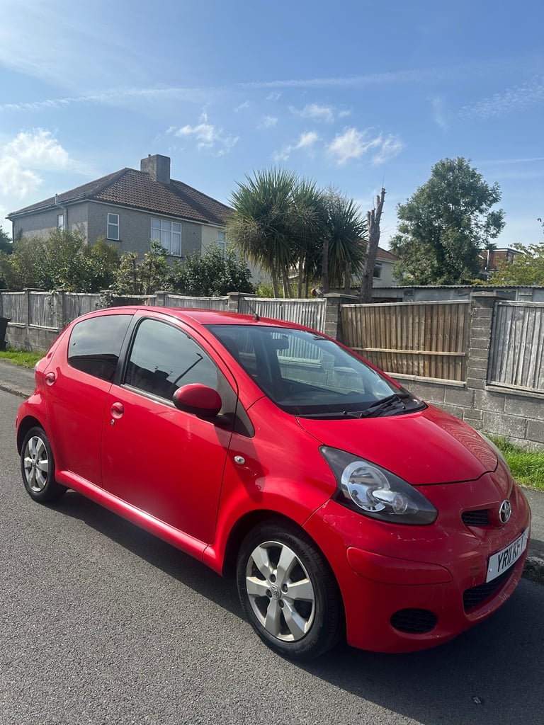 Toyota, AYGO, Hatchback, 2011, Manual, 998 (cc), 5 doors