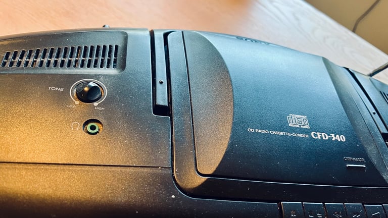 Sony cd radio cassette digital player