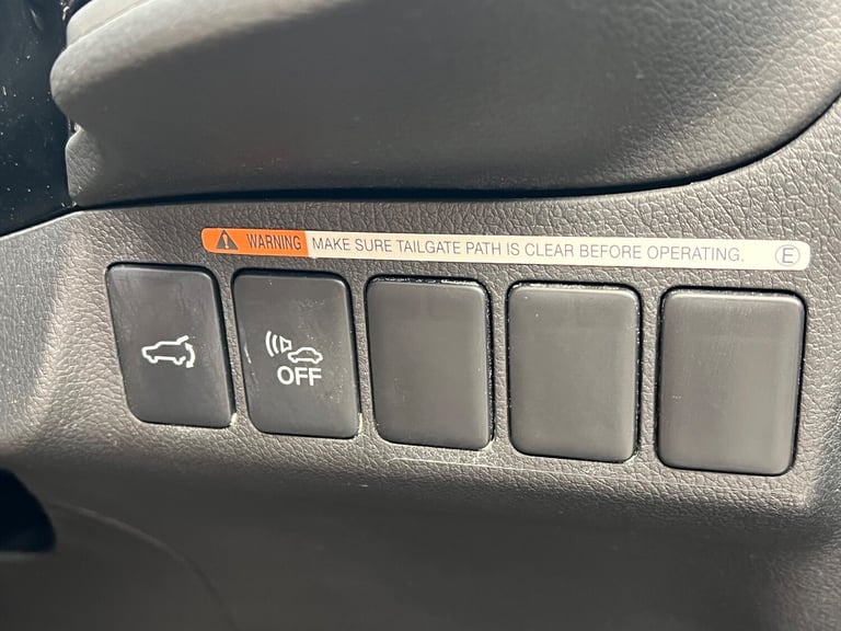 2019 Mitsubishi Outlander 2.4h TwinMotor 13.8kWh 4h SUV 5dr Petrol Plug-in