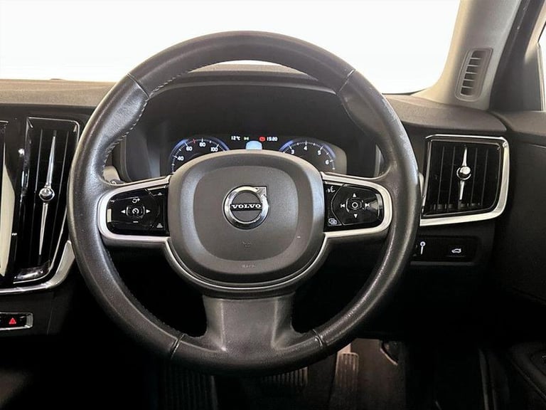 2020 Volvo V90 2.0 B4 MHEV Momentum Auto Euro 6 (s/s) 5dr Automatic Estate Hybrid Automatic