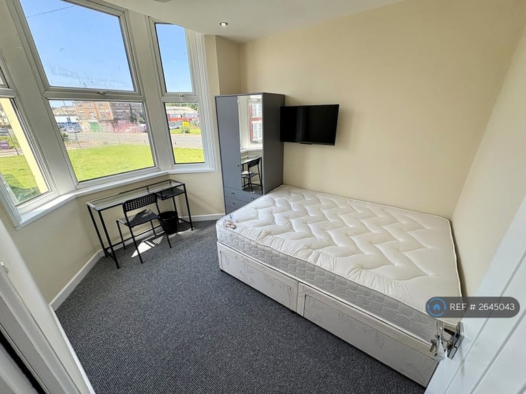 6 bedroom house in Empress Road, Liverpool, L7 (6 bed) (#2645043)