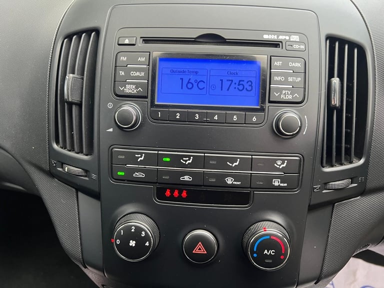 2010 Hyundai i30 1.6 CRDi Classic [2010] 5dr [90] HATCHBACK Diesel Manual