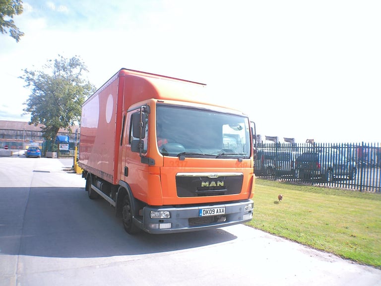 2009 MAN TGL manual 18 ft box tailift 8.1 mtr long mot 11/24